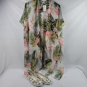 NWT set of tropical leaf poncho and cushion flats